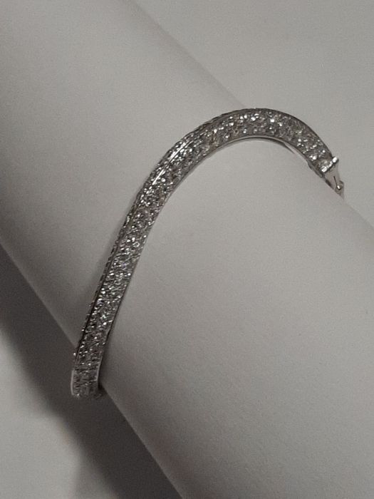 Золотой браслет с бриллиантами 3.77ct.