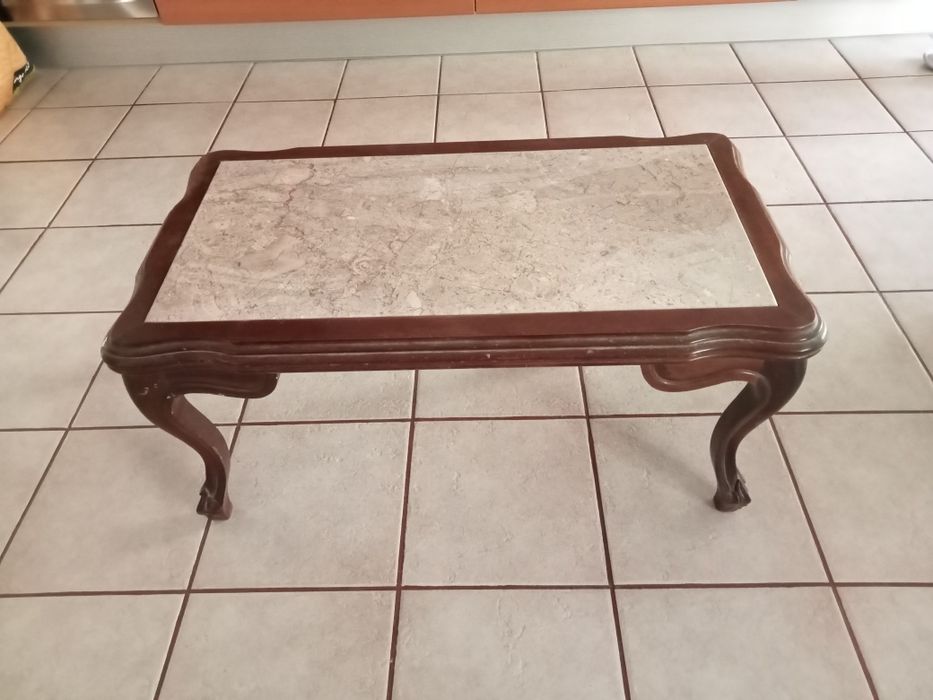 Mesa de centro com pedra