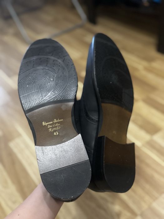 Нові чоловічі туфлі