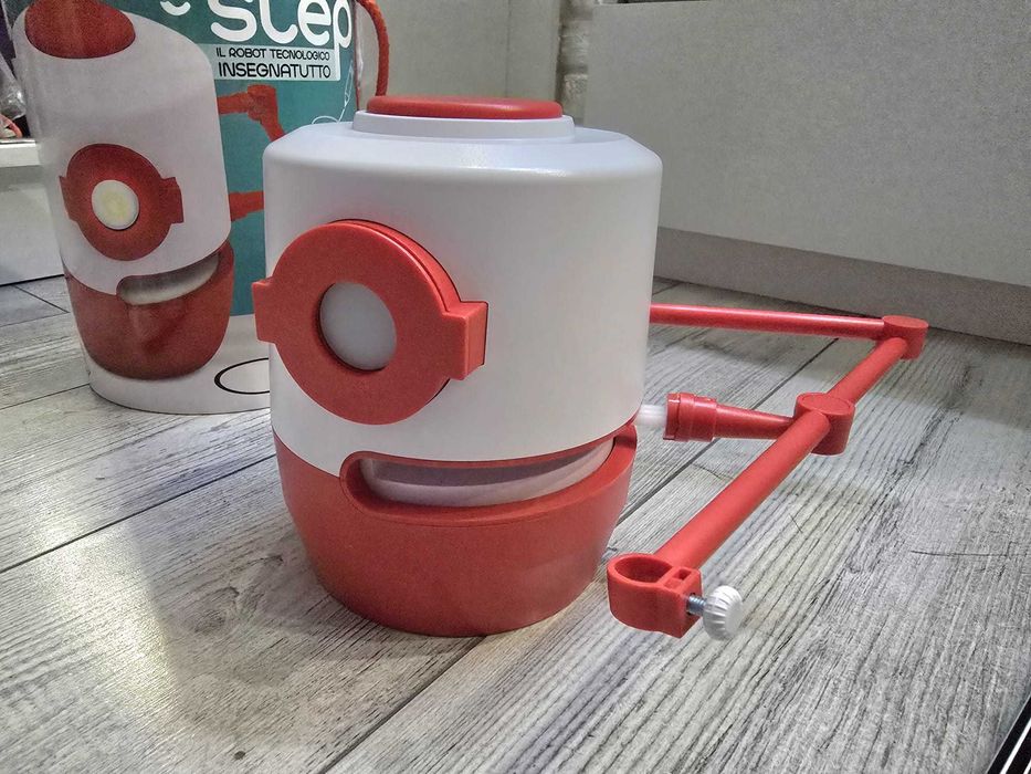 Step robot edukacyjny dla dzieci. LISCIANI. Jak nowy. uczy pisania.