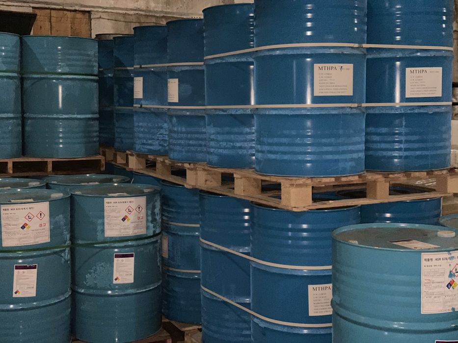 Металеві бочки б/у 200 л — після епоксидної смоли , міцні.