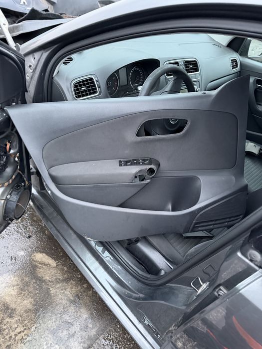 Boczki Volkswagen Polo V Tapicerka komplet Polo 6R R0