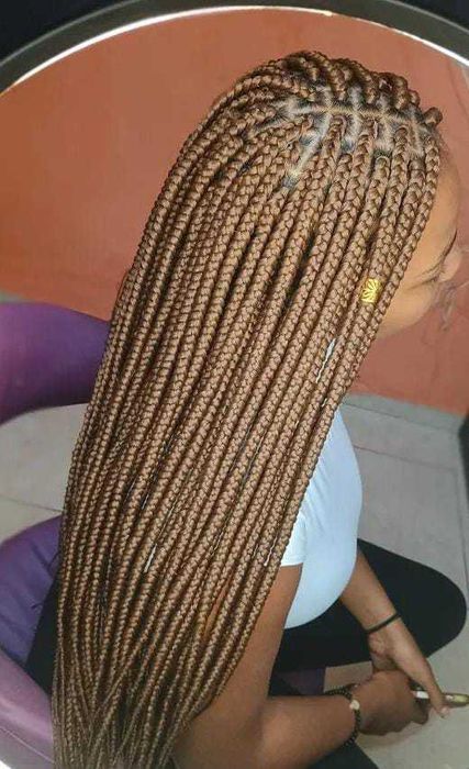 TRANÇAS AFRICANAS MAIA