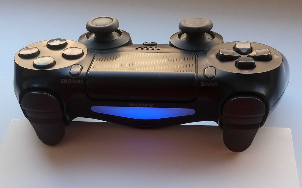 Pad SONY oryginalny PS4 DualShock 4 Jet Black V2 - CUH-ZCT2E stan BDB.