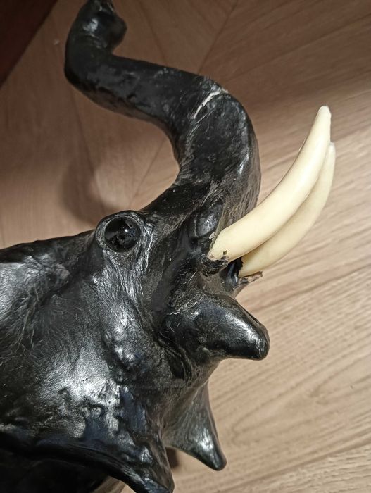 Figurka słoń czarny skóra Papier Mache