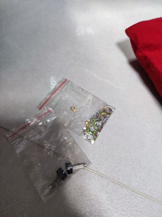 Diamentowe szpilki 37