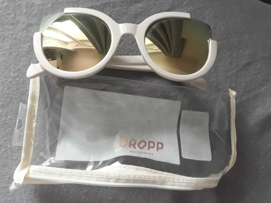 Okulary Cropp w silikonowym etui