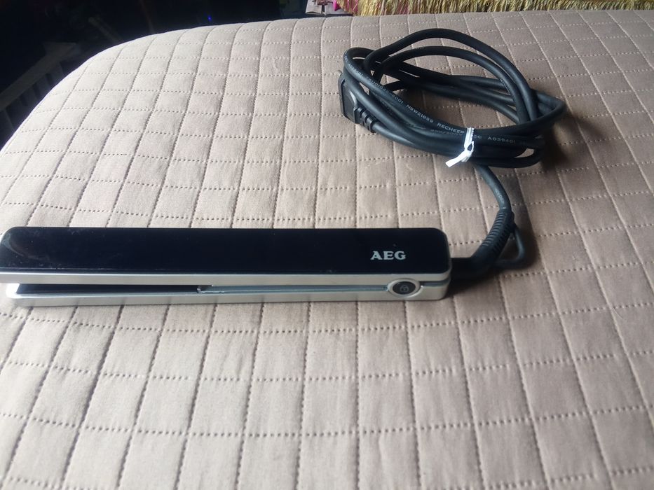 Esticador de cabelo AEG
