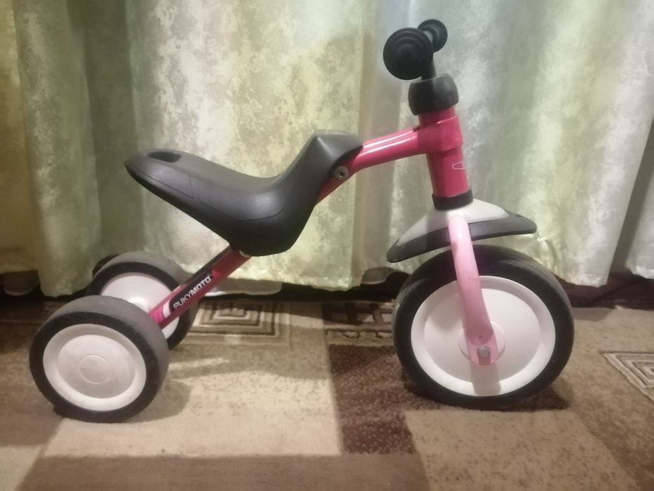 Беговел для дівчинки