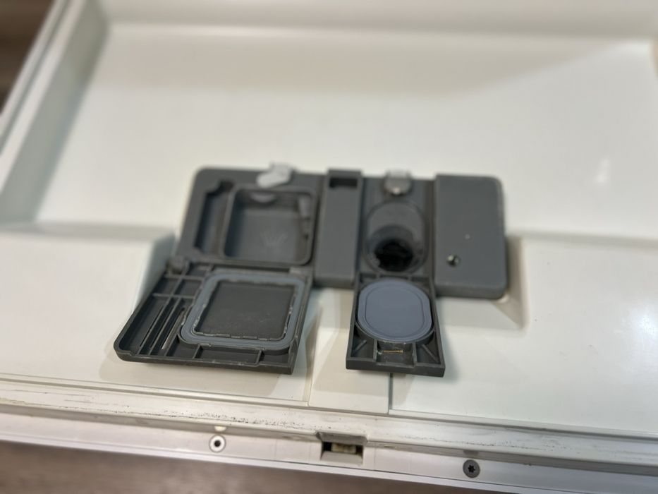 Посудомийна машина Electrolux