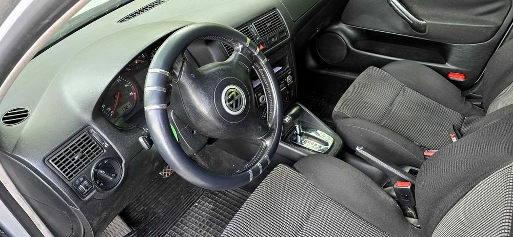 Golf IV 1600 de 1999 com 135.000km
