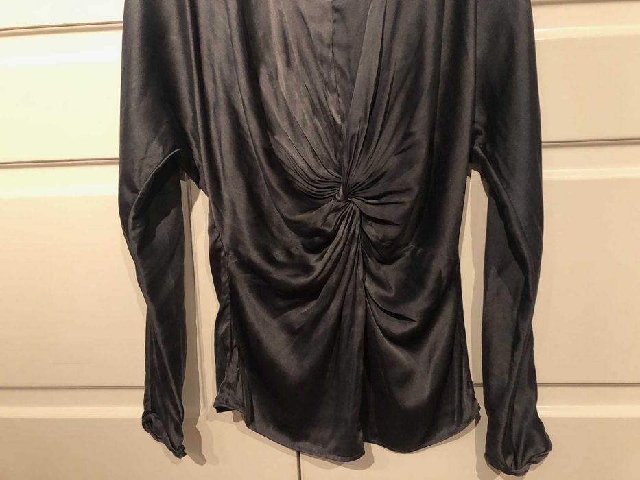 blusa cinza em seda muito elegante  marca ZARA  S