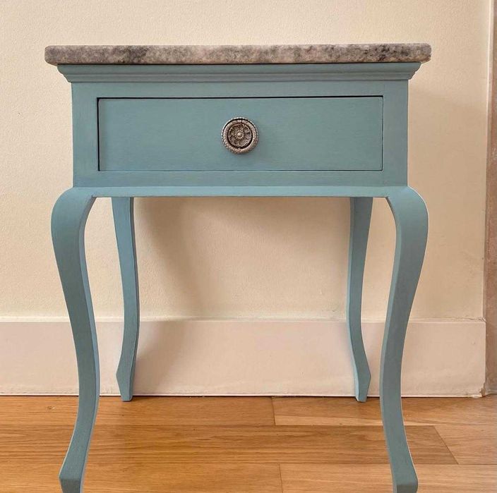 2 Mesinhas de cabeceira em madeira maciça recuperadas