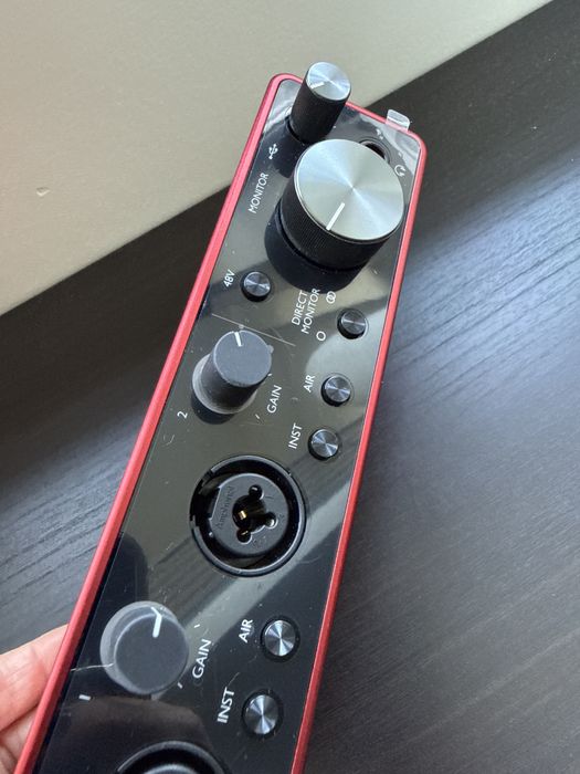 Focusrite Scarlett 2i2 Interface de Áudio