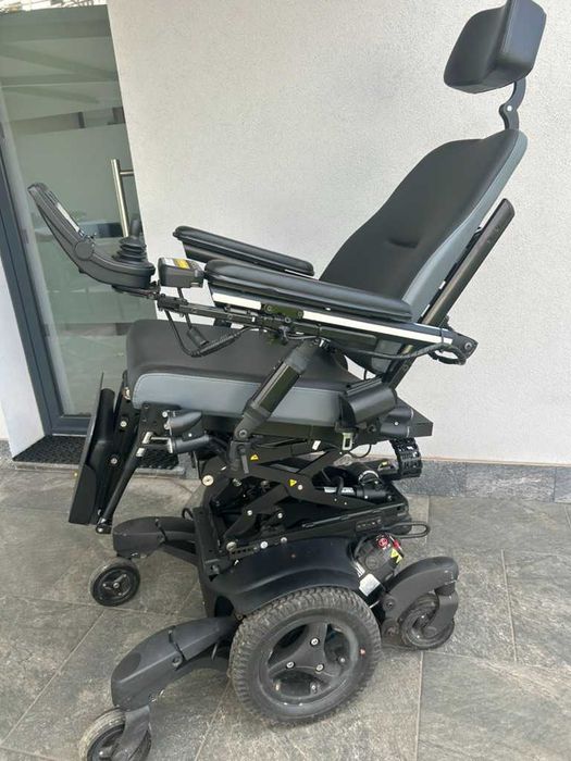 Quickie Jive M Electric Wheelchair