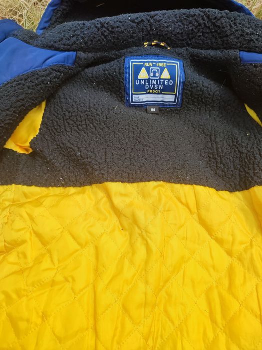 Куртка зимняя на мальчика 116-122 см+шапка и перчатки