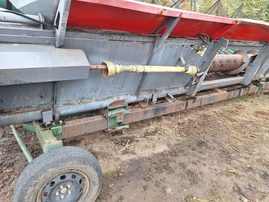 Продам жатку до комбайна массей фергюсон разом з ліфтерами