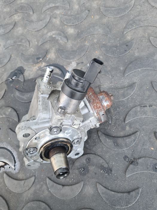 Pompa wtryskowa BMW 2.0D E83 E87 E90