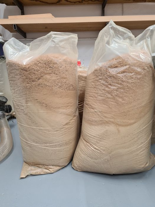 Czyste trociny bukowe. 6 worków,  300 litrów każdy