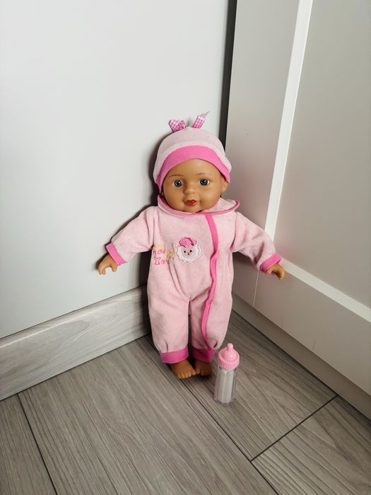 Lalka mówiąca i śpiewająca po polsku