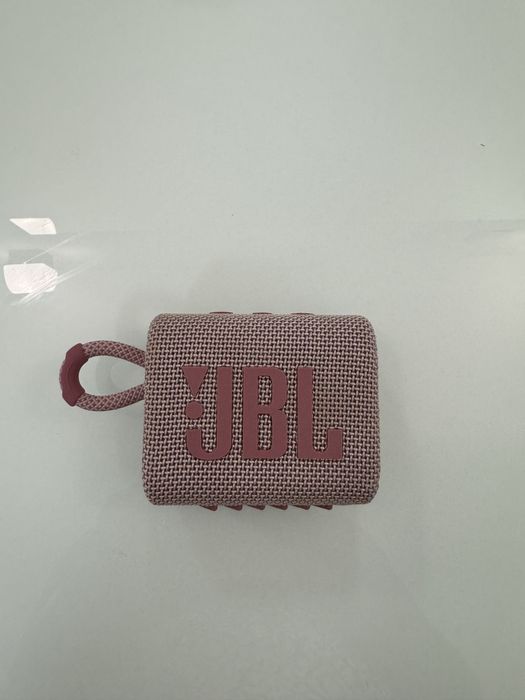 Jbl som pequeno cor de rosa ,como novo