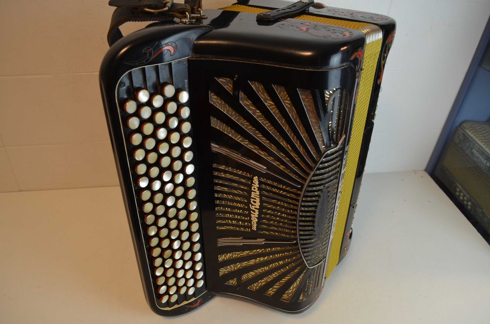 Acordeao maugein freres 4 voz. N 404