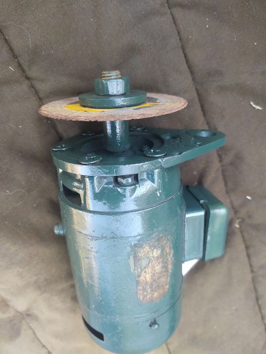 Щёточный двигатель коллекторный ссср .