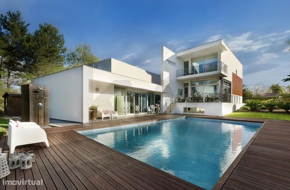 Moradia com Piscina na Quinta do Peru