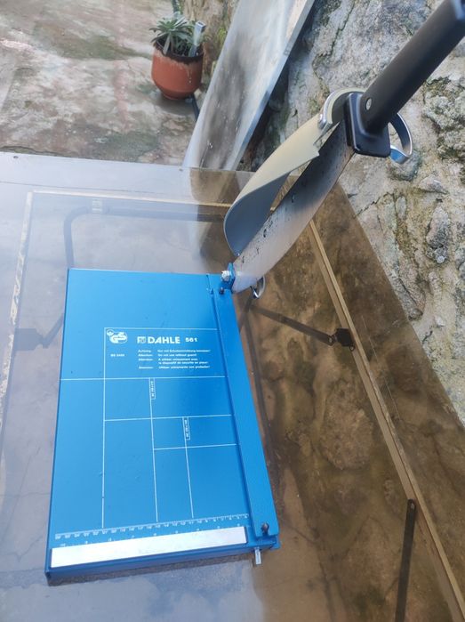 Guilhotina Dahlen 561 nova