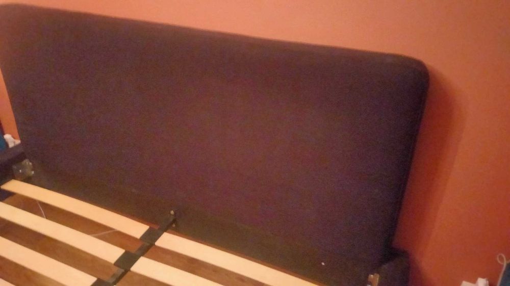 Cama de Casal marca "kinda - Lisboa"