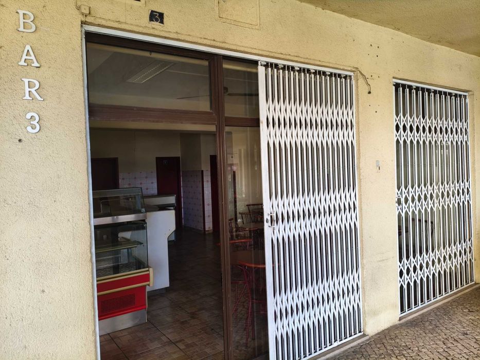 Vende-se Espaço Comercial na Urbanização do Loreto em Coimbra