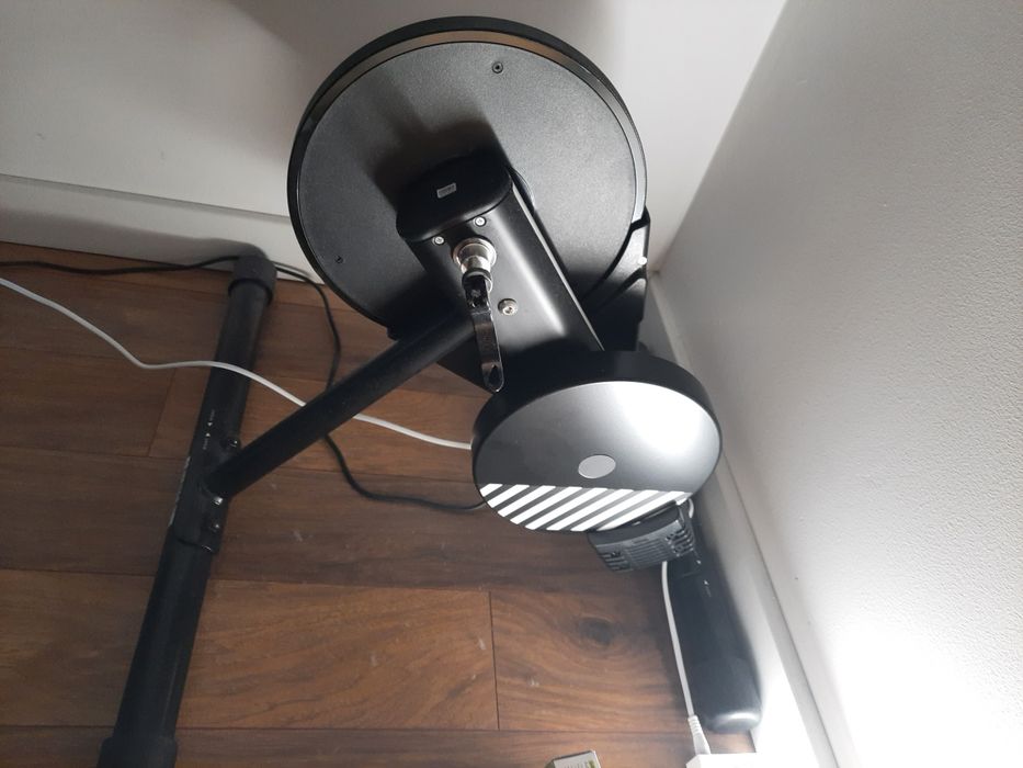 Trenażer Van Rysel D100 ze Zwift Cog and Click