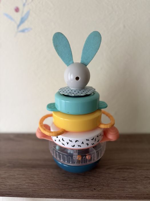 Игрушка пирамидка Taf Toys Кролик коллекция Полярное сияние. Розвиваюча пірамідка "Полярне сяйво" - Кролик