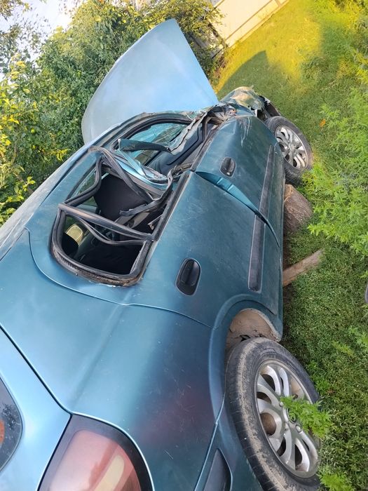 Автомобіль Ніссан після ДТП