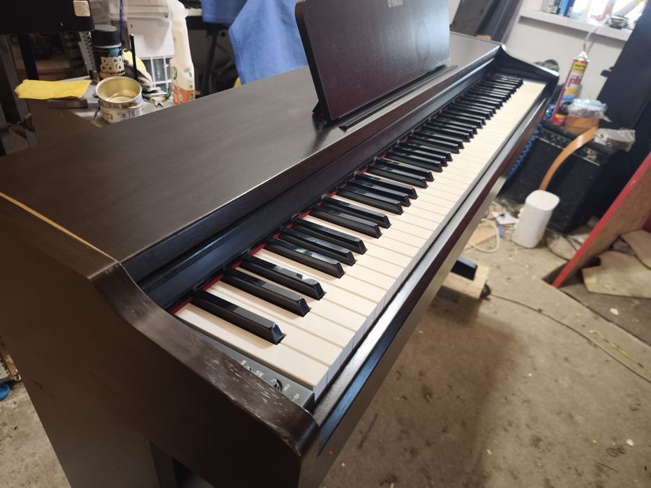 Pianino cyfrowe  Yamaha Arius YDP-131