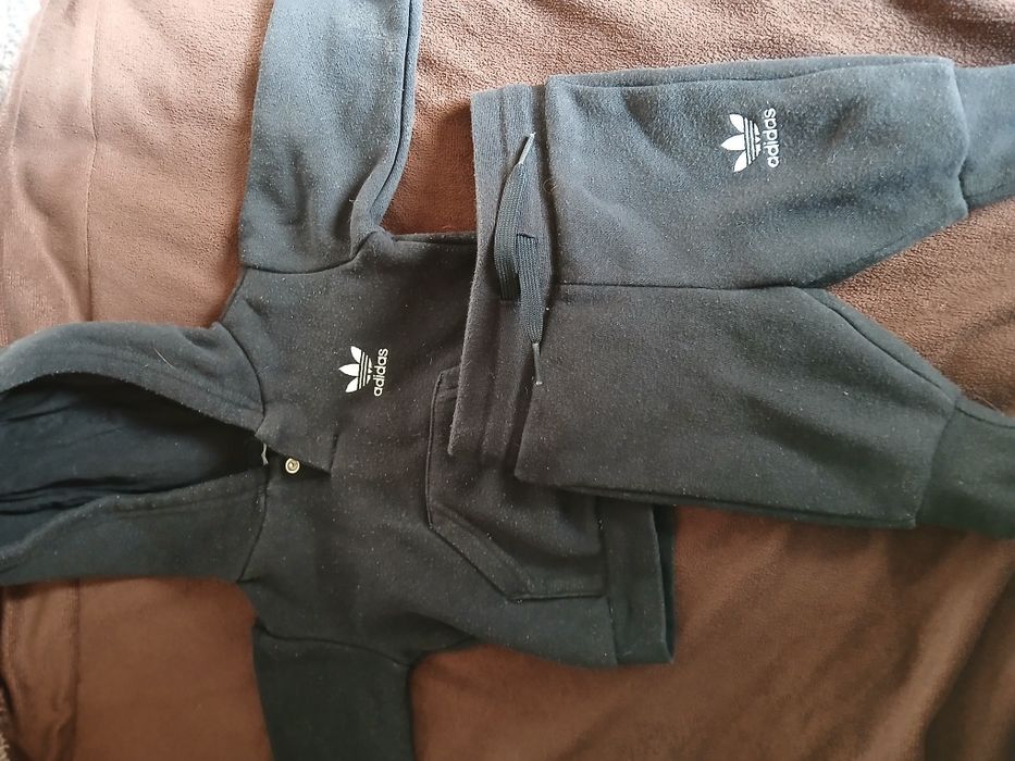 Conjunto adidas para bebé