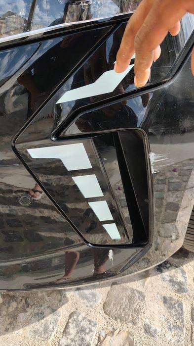 Peças Farol Mitsubishi Colt 2025! Pequeno risco