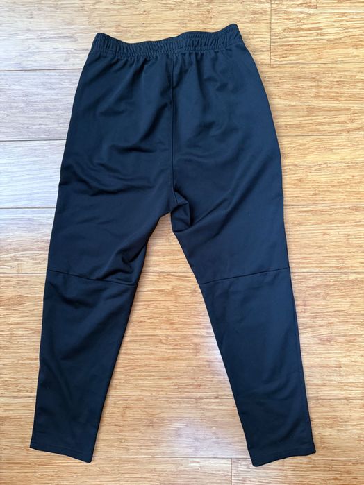 Spodnie chłopięce r. 137-147 Nike