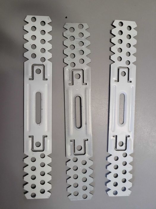 Wieszak ES płaski do profili CD 60x75 mm 60/75  sztuki