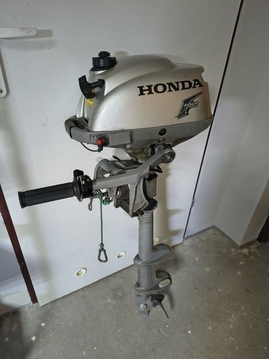 Silnik zaburtowy Honda 2.3