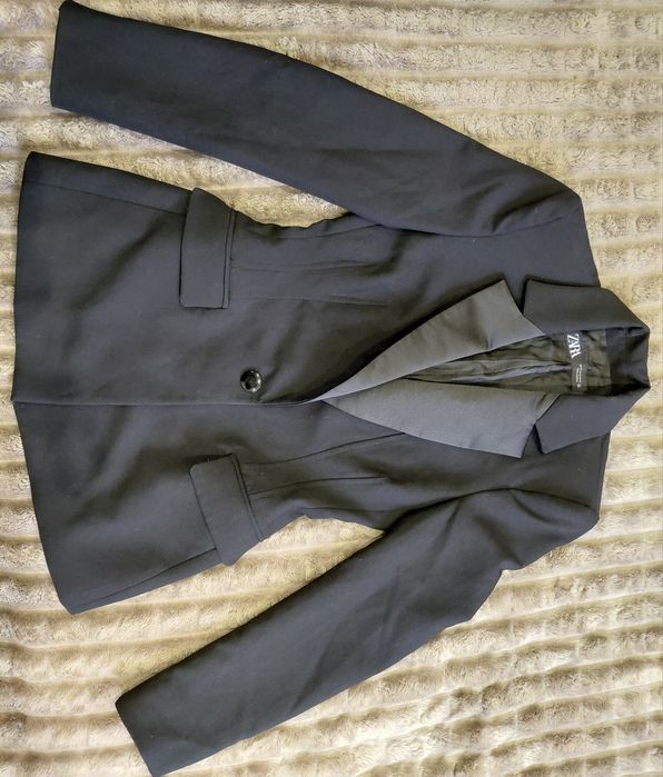 Чорний приталений піджак zara