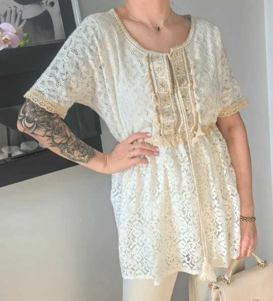 Boho tunika z koronką i złotymi akcentami, śmietankowa, z wiązaniem, M