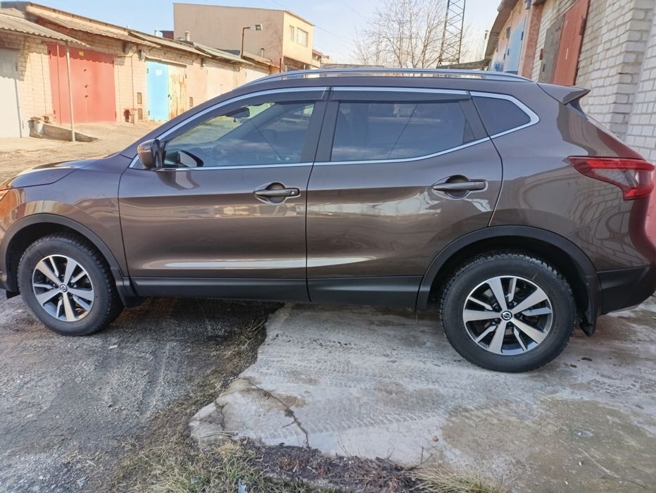 Nissan Qashgai j11 2018  года бензин 2.0 ,автомат,полный привод,