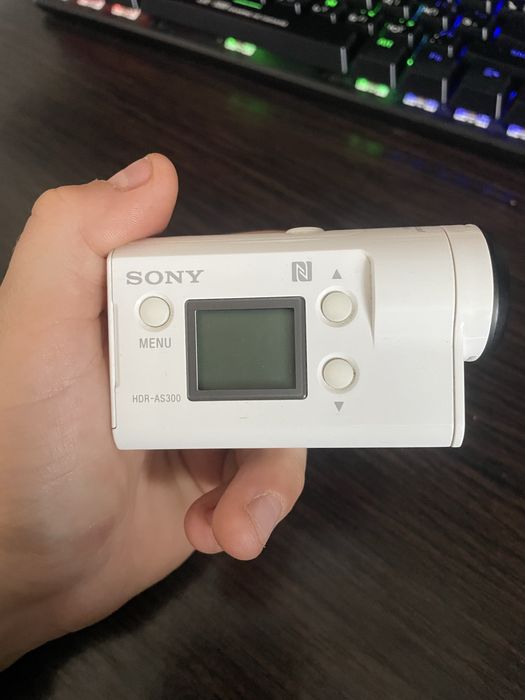 продам екшн камеру  SONY HDR-AS300