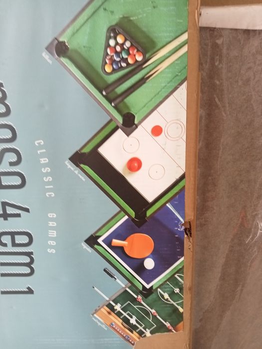 Mesa 4 jogos nova e embalada