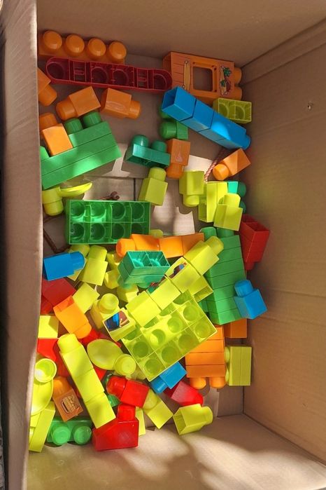 Mega Bloks coloridas - Diversas