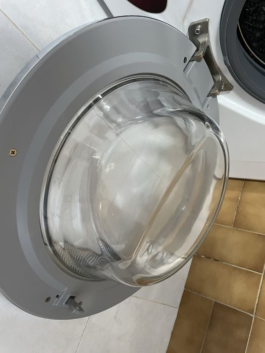 Máquina de lavar e secar LG 8/5 kg