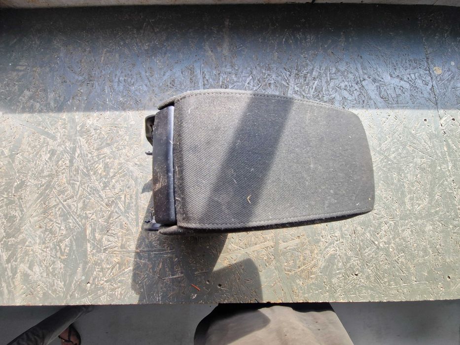 Podłokietnik Skoda Octavia II FL