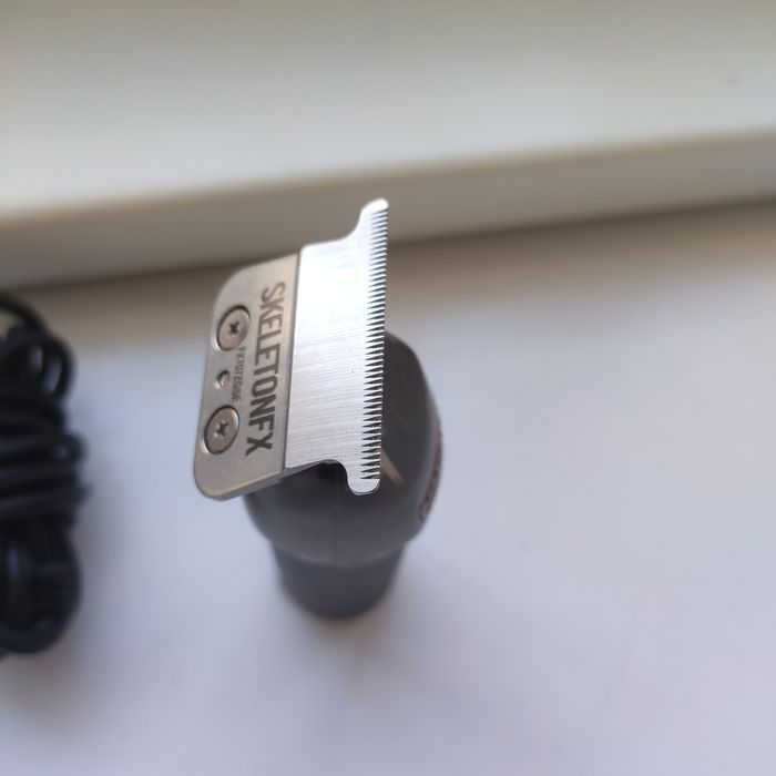 Профессиональный триммер  BaByliss PRO Skeleton FX