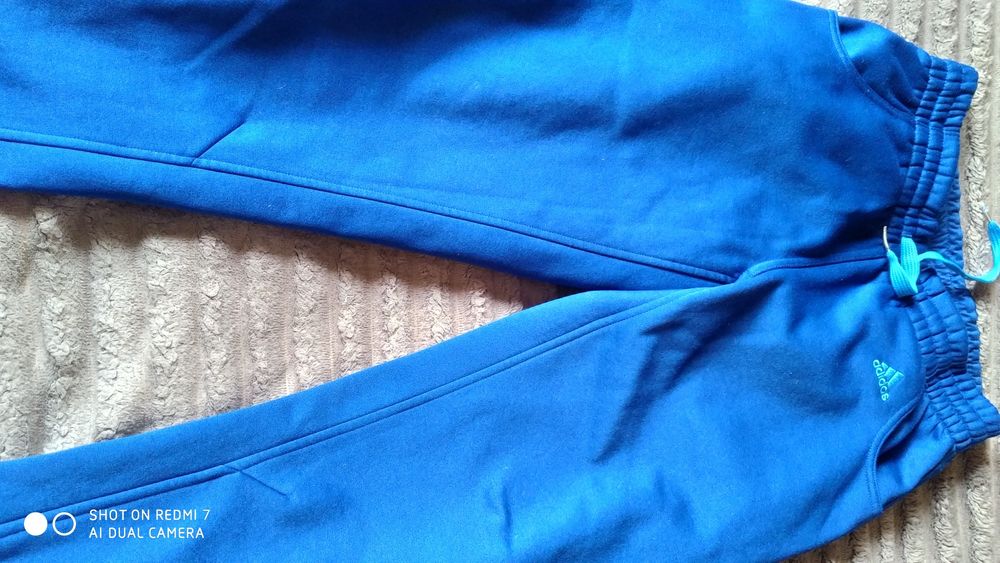 Продам женские зимние штаны Адидас
